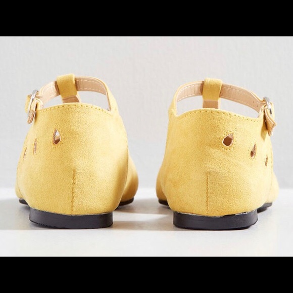 T-strap Flat - Picture 2 of 4